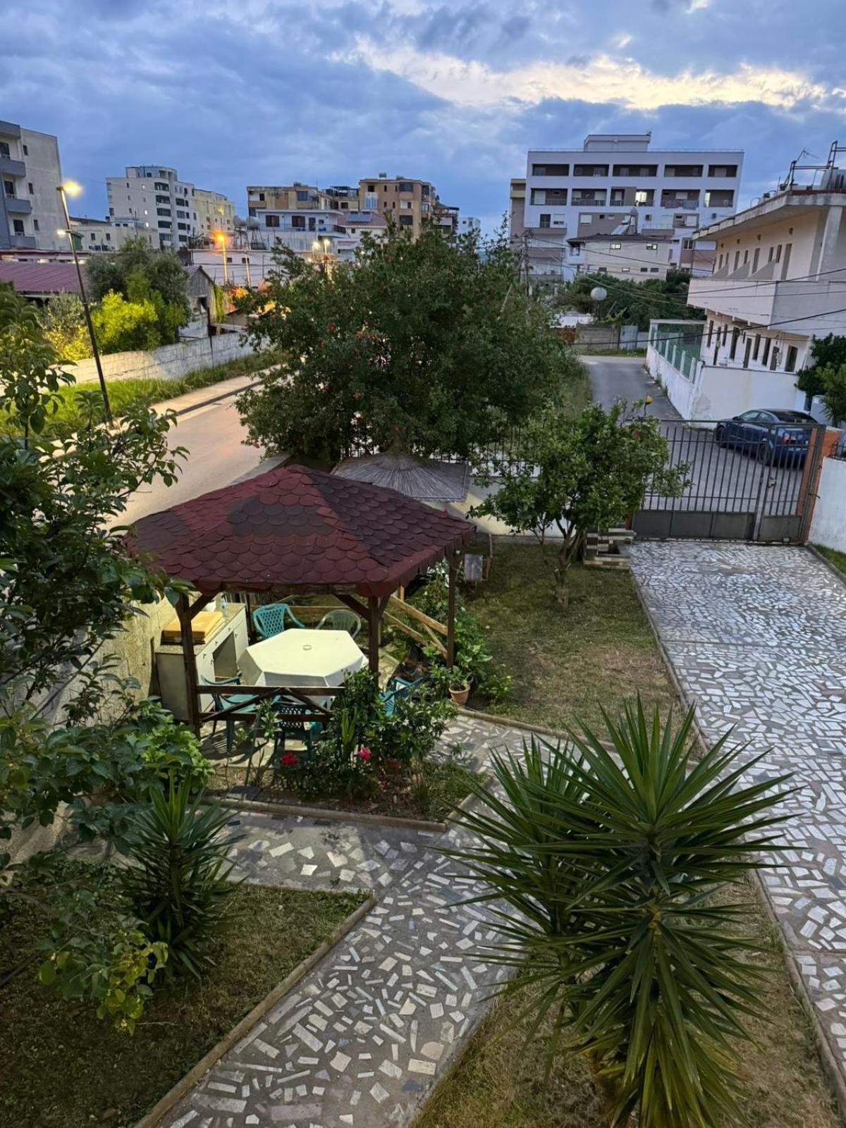 Melas Villa Durrës Exterior foto